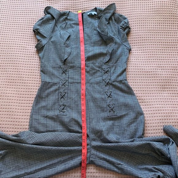 ASOS Current Air Check Plaid Jumpsuit Pants Short Sleeve Ruffle Deep V Neck M - Picture 14 of 16